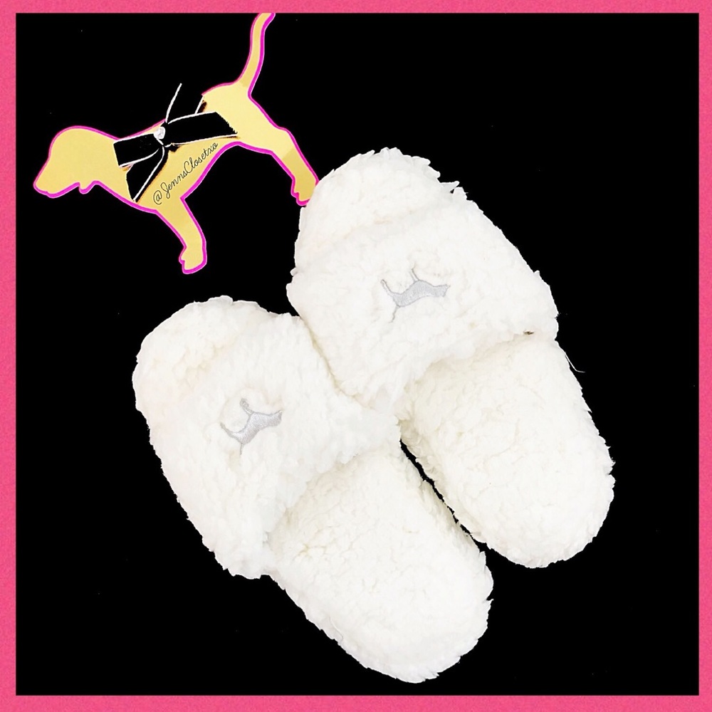 •Victoria’s Secret PINK• Sherpa slippers - Picture 1 of 2